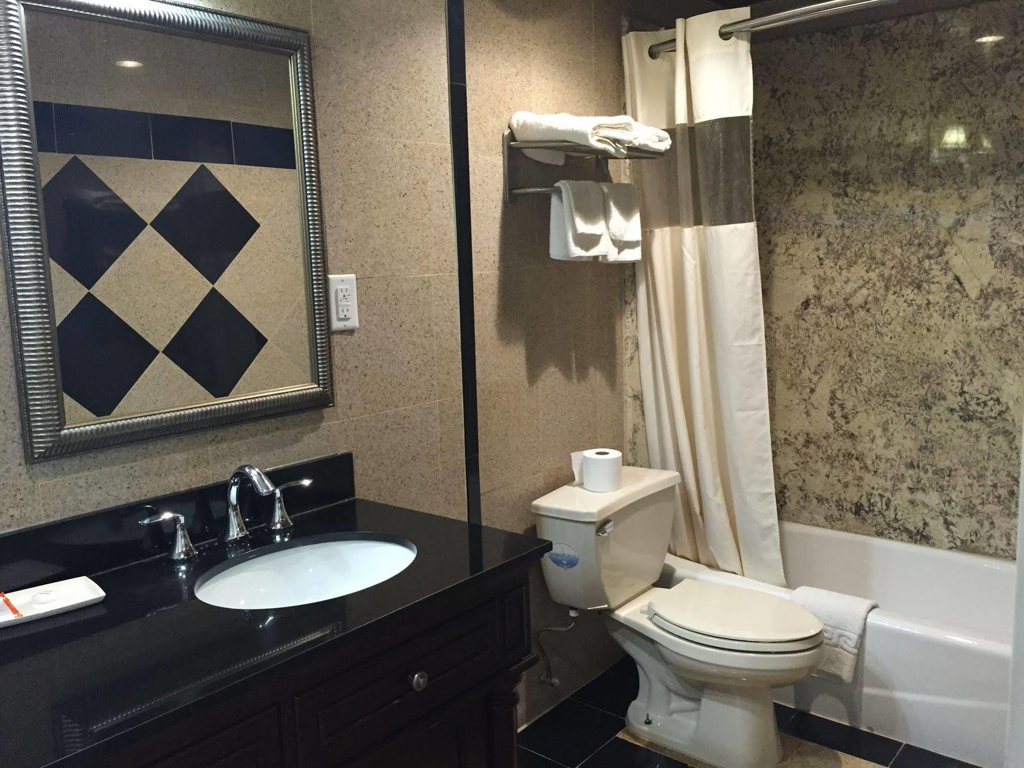 Track & Turf Motel Mount Laurel Buitenkant foto