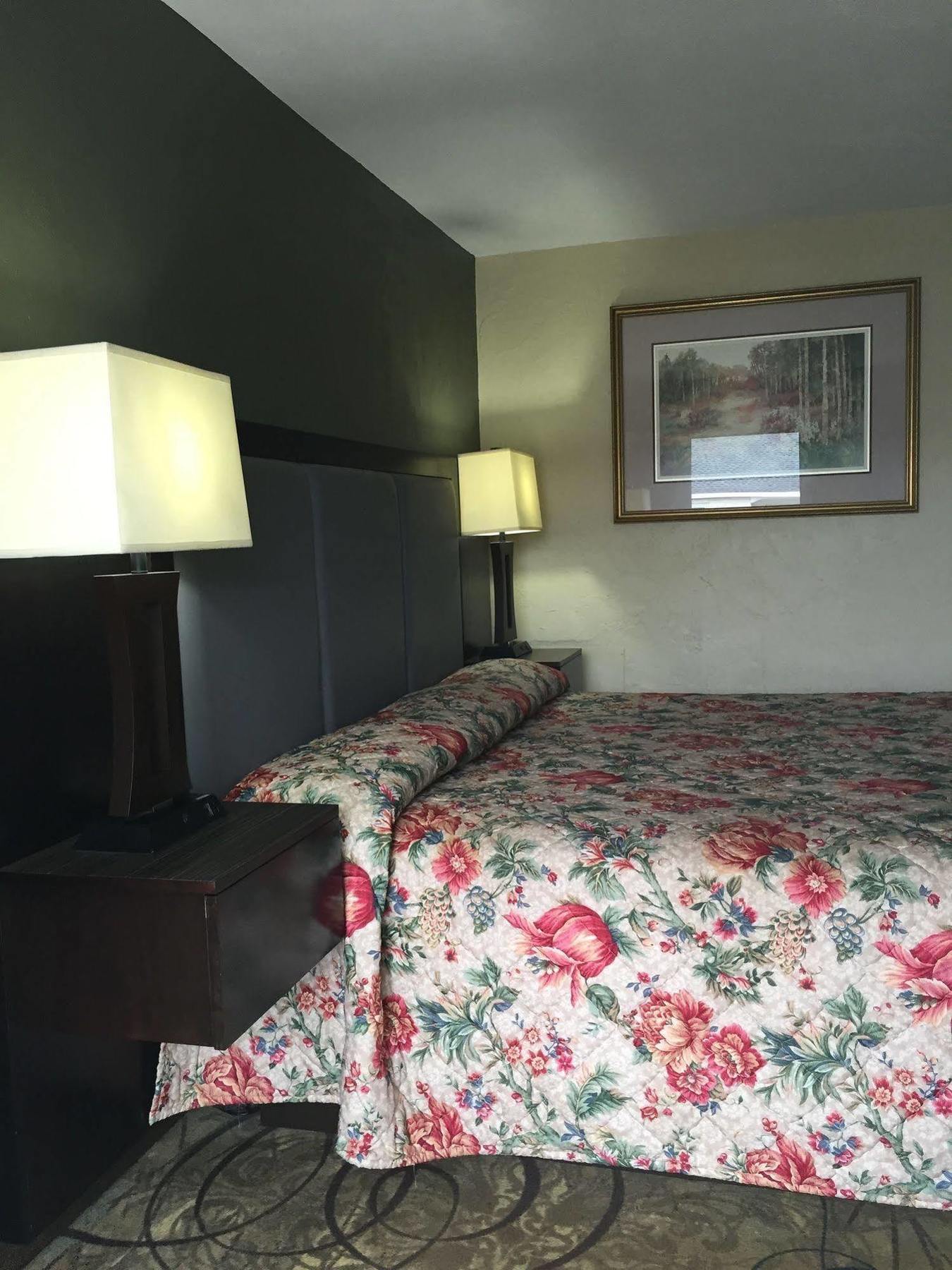 Track & Turf Motel Mount Laurel Buitenkant foto