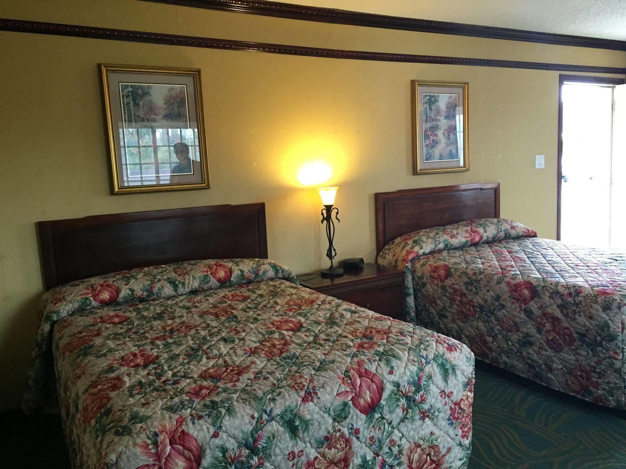 Track & Turf Motel Mount Laurel Buitenkant foto