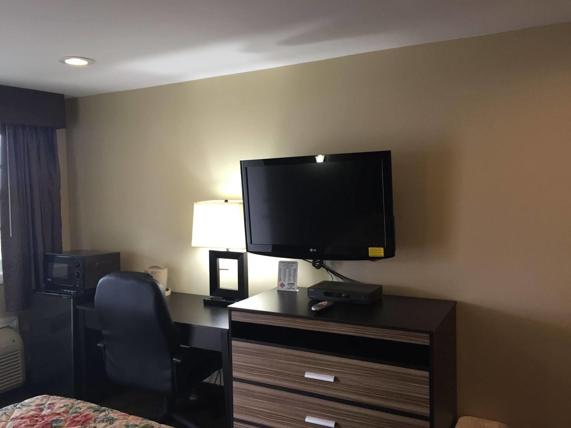 Track & Turf Motel Mount Laurel Buitenkant foto